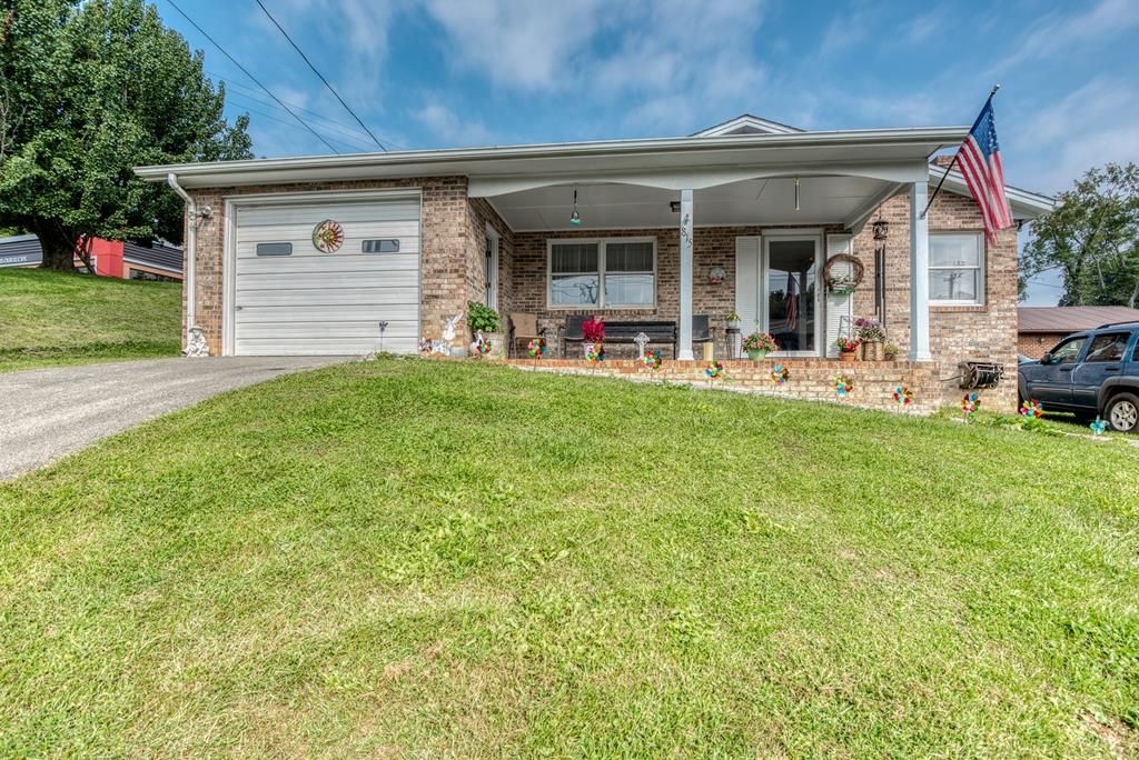 Photo of 815 N Main St, Marion, VA 24354 (MLS # 104695)