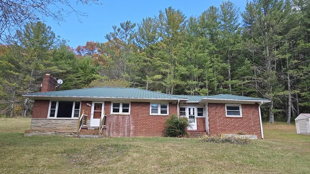 Photo of 2647 Teas Rd, Sugar Grove, VA 24375 (MLS # 104718)