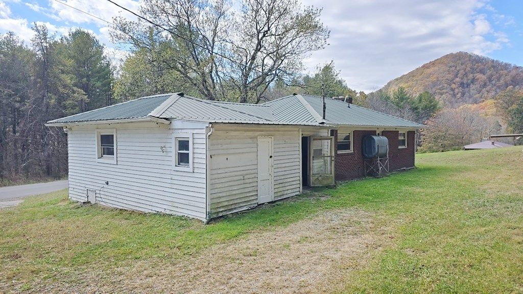 Photo of 2647 Teas Rd, Sugar Grove, VA 24375 (MLS # 104718)