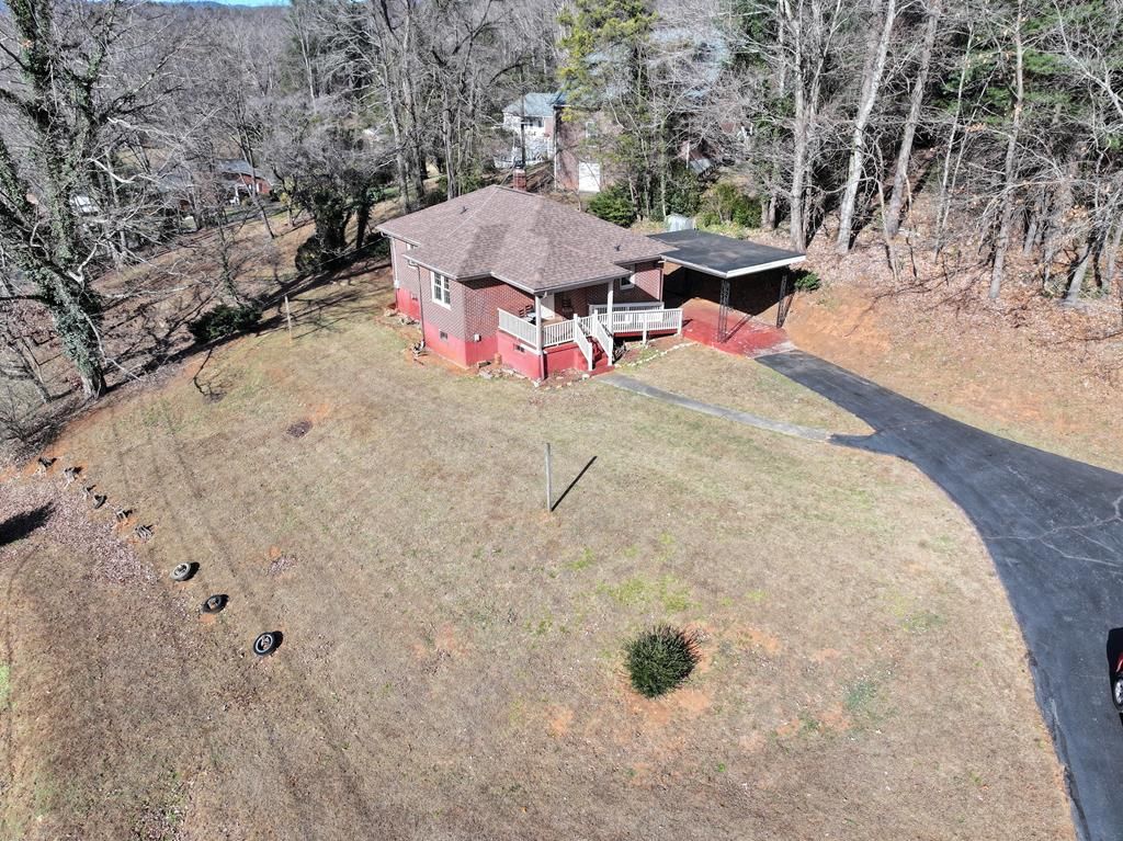 Photo of 318 W Blue Ridge St, Stuart, VA 24171 (MLS # 104267)