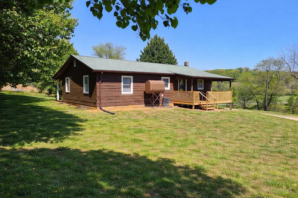 Photo of 930 Fish Lake Rd, Cana, VA 24317 (MLS # 109651)