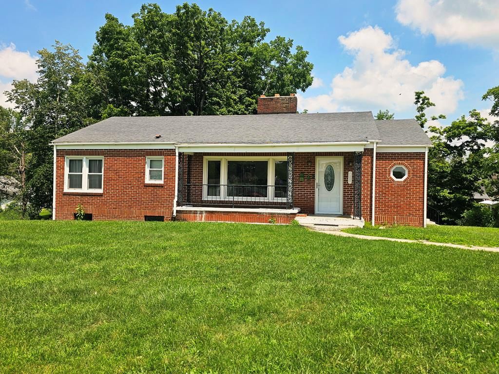 Photo of 134 Annex Avenue, Tazewell, VA 24651 (MLS # 111204)