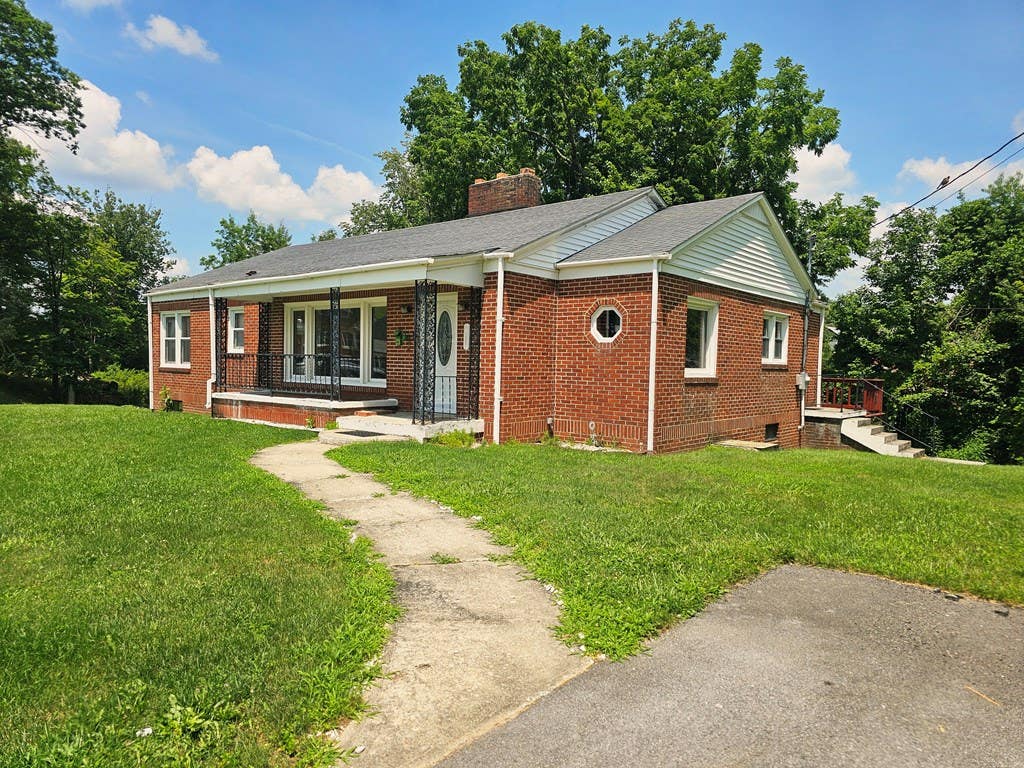 Photo of 134 Annex Avenue, Tazewell, VA 24651 (MLS # 111204)