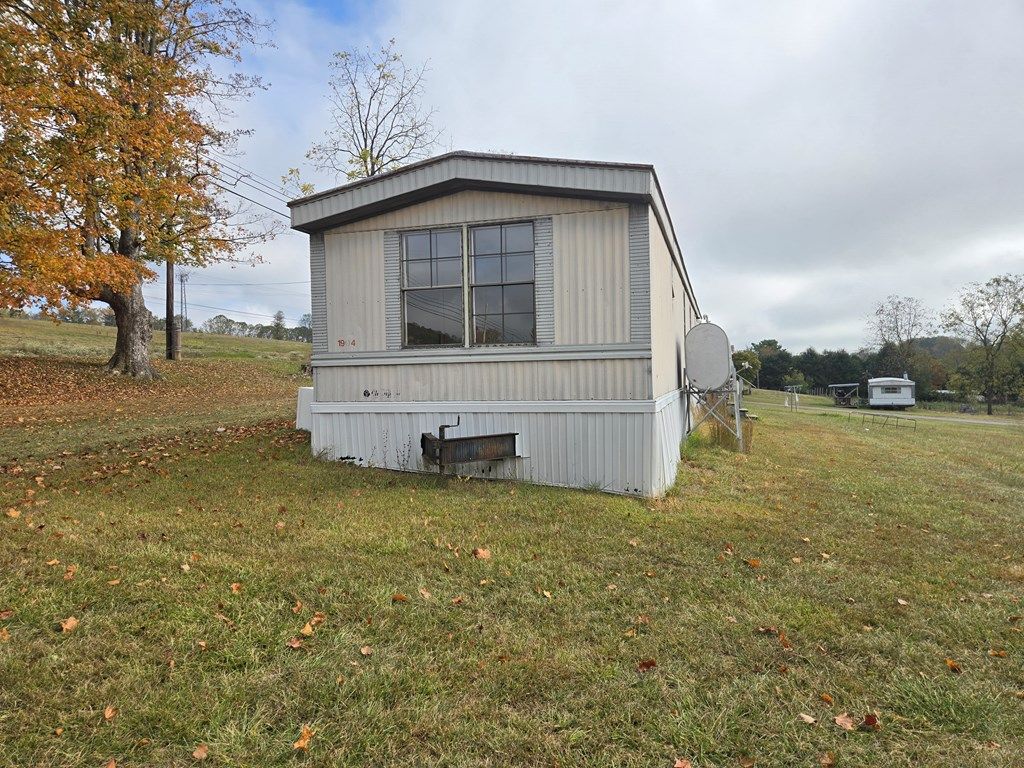 Photo of 7907 W Lee Hwy, Rural Retreat, VA 24368 (MLS # 103854)