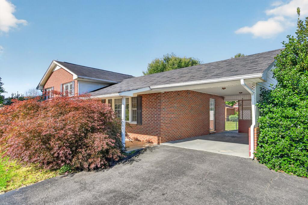 690 Mountain View Drive