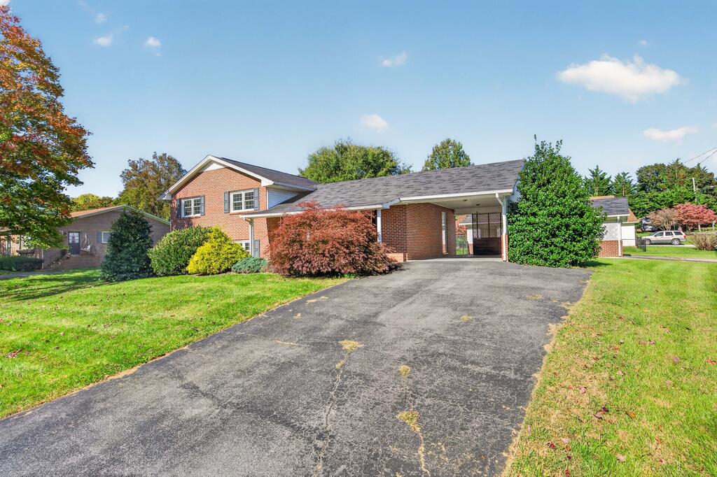 690 Mountain View Drive