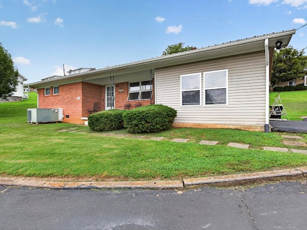 Photo of 823 Midnight Dr, Chilhowie, VA 24319 (MLS # 111189)