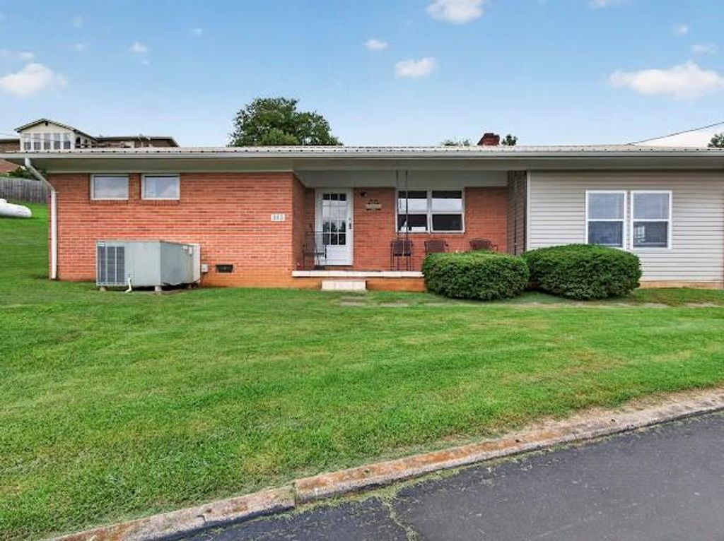 Photo of 823 Midnight Dr, Chilhowie, VA 24319 (MLS # 111189)