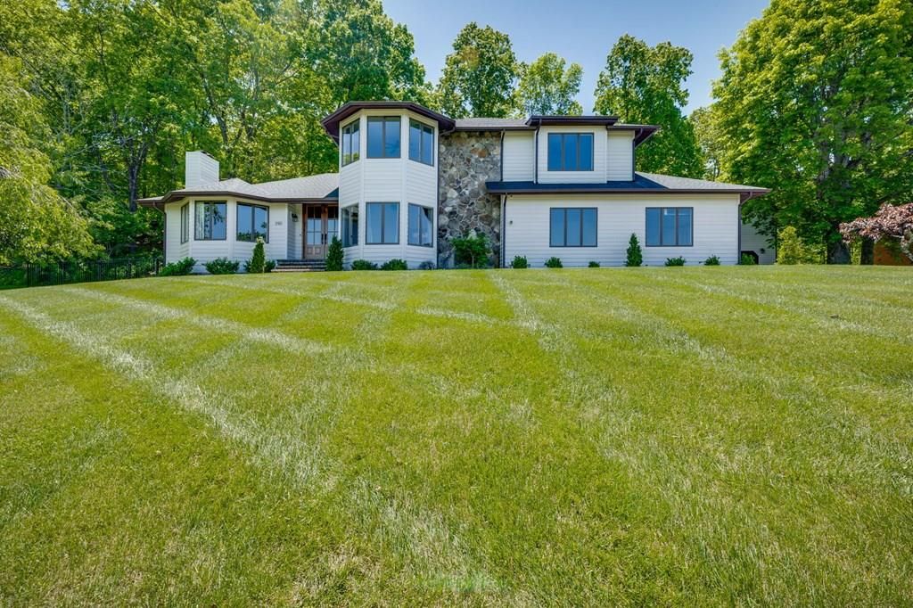 Photo of 390 Winterham Dr, Abingdon, VA 24211 (MLS # 110108)