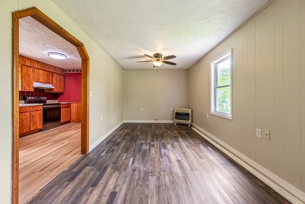 Max Meadows, Virginia 24360, United States, 1 Bedroom Bedrooms, ,1 BathroomBathrooms,Residential,Active,141878