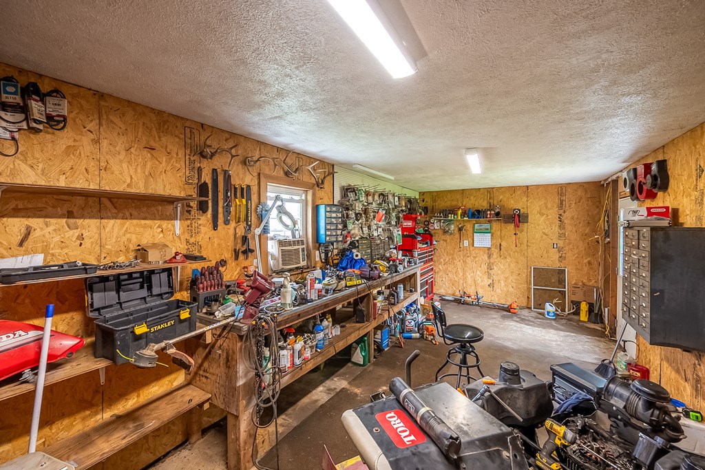 Max Meadows, Virginia 24360, United States, 1 Bedroom Bedrooms, ,1 BathroomBathrooms,Residential,Active,141878