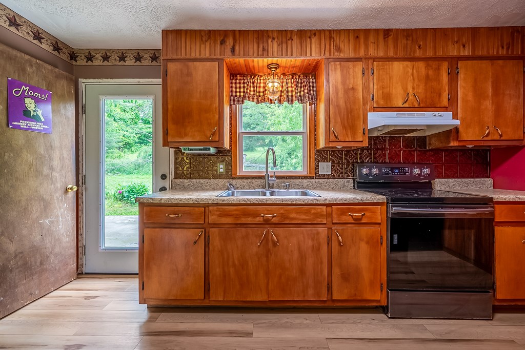 Max Meadows, Virginia 24360, United States, 1 Bedroom Bedrooms, ,1 BathroomBathrooms,Residential,Active,141878