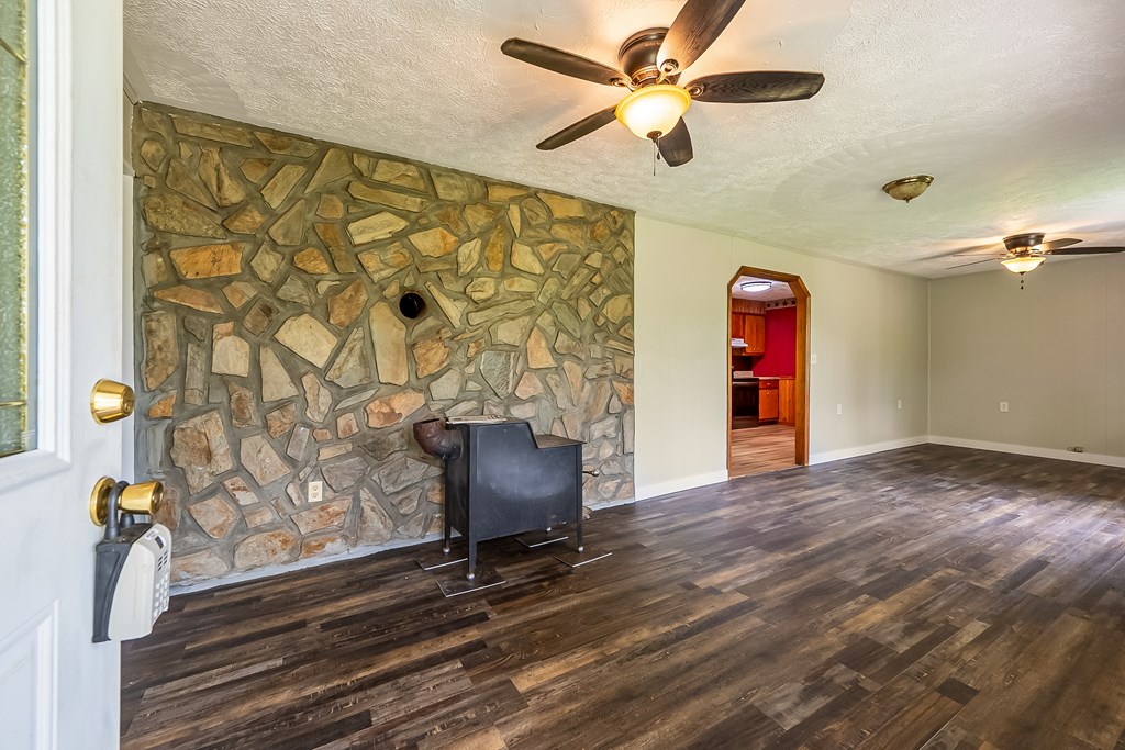 Max Meadows, Virginia 24360, United States, 1 Bedroom Bedrooms, ,1 BathroomBathrooms,Residential,Active,141878