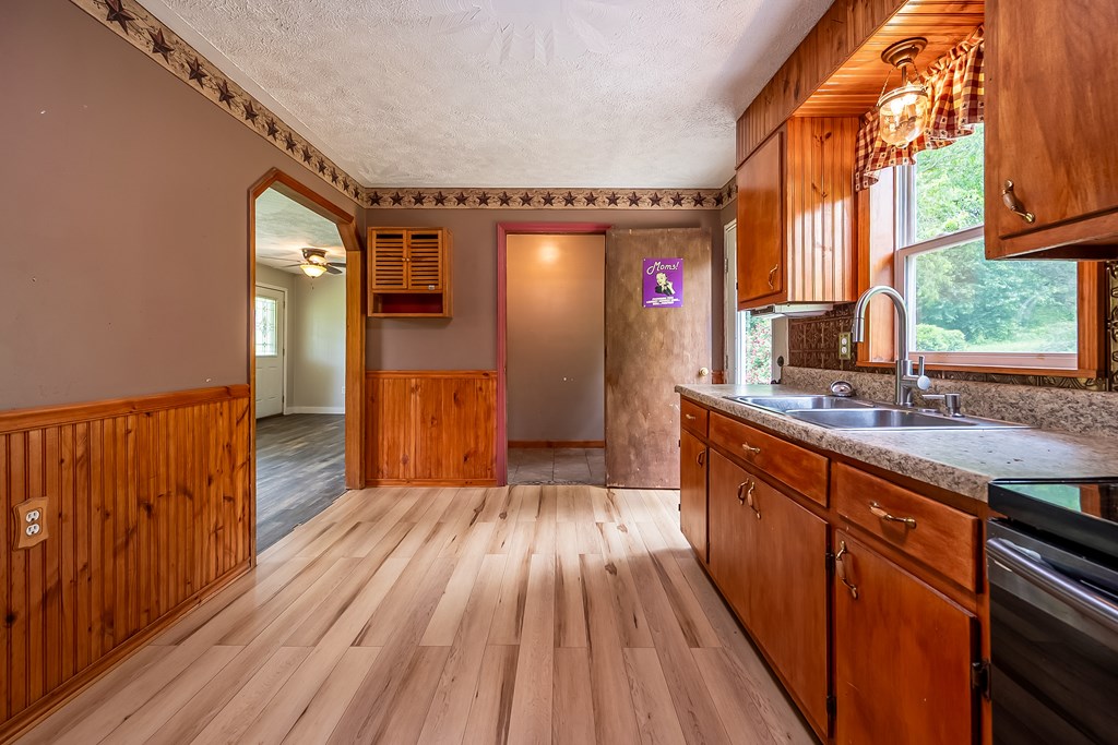 Max Meadows, Virginia 24360, United States, 1 Bedroom Bedrooms, ,1 BathroomBathrooms,Residential,Active,141878