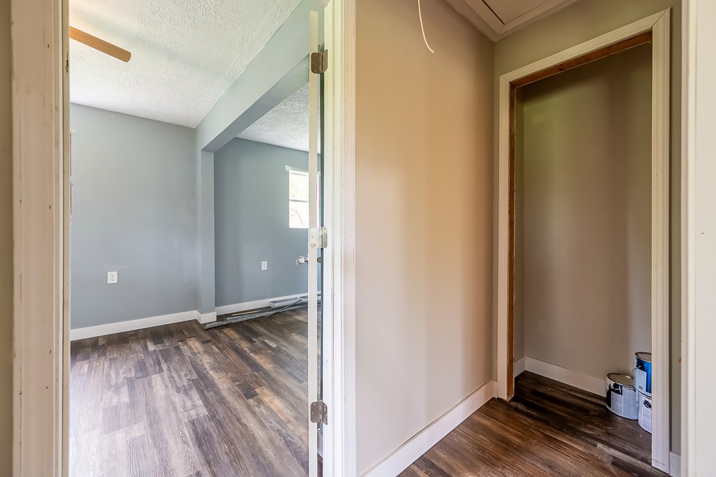 Max Meadows, Virginia 24360, United States, 1 Bedroom Bedrooms, ,1 BathroomBathrooms,Residential,Active,141878