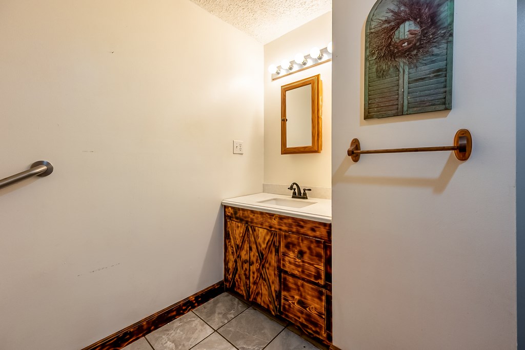 Max Meadows, Virginia 24360, United States, 1 Bedroom Bedrooms, ,1 BathroomBathrooms,Residential,Active,141878