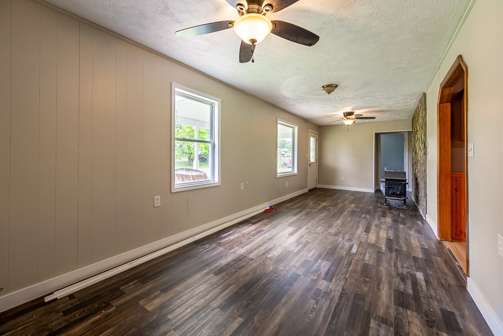 Max Meadows, Virginia 24360, United States, 1 Bedroom Bedrooms, ,1 BathroomBathrooms,Residential,Active,141878