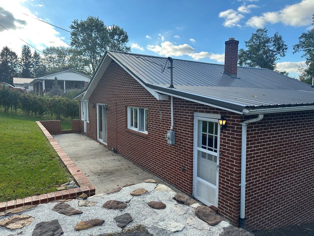 Photo of 481 Hill St, Tazewell, VA 24651 (MLS # 103967)