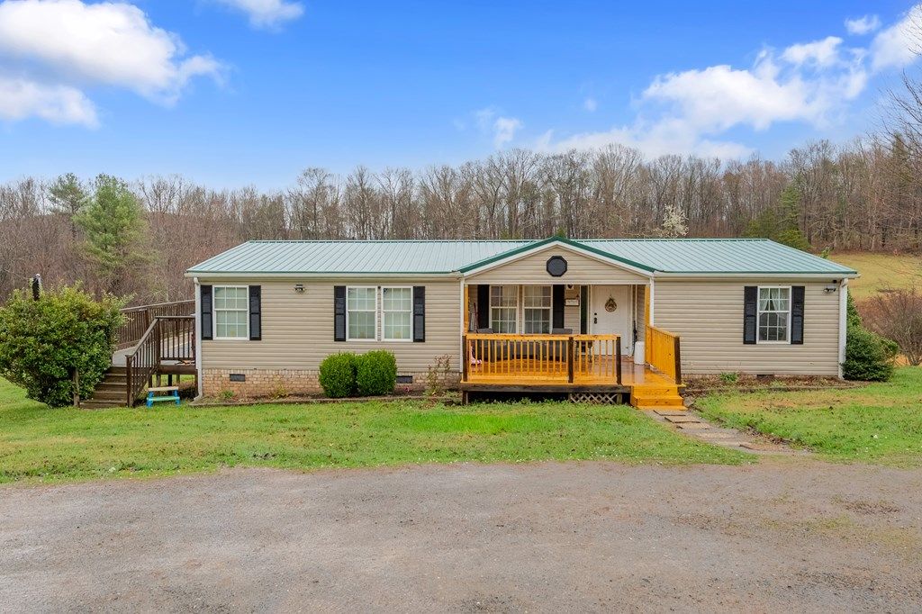 Photo of 182 Lonesome Dove Ln, Max Meadows, VA 24360 (MLS # 109217)