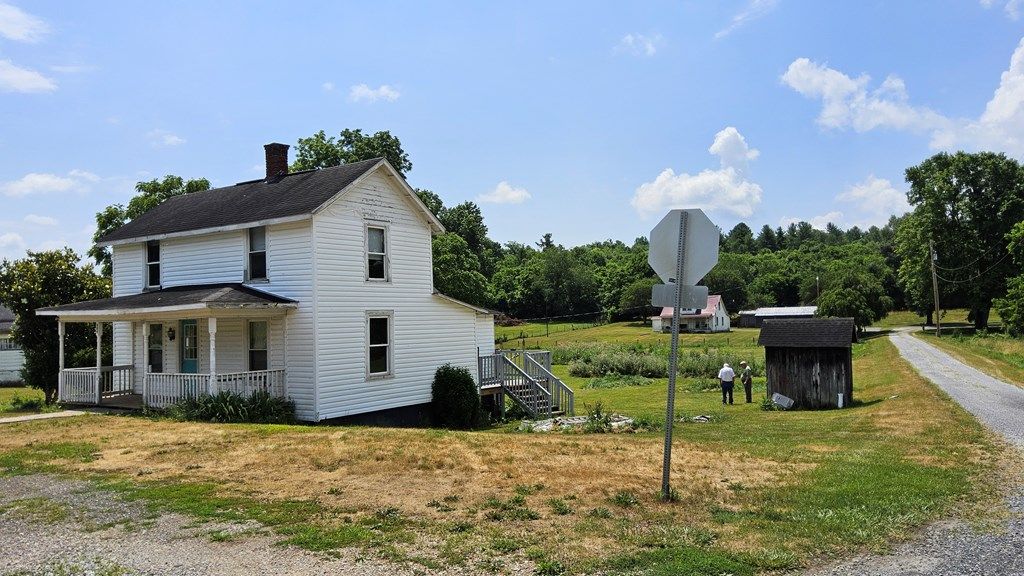 Photo of 489 Painters Hill Road, Ivanhoe, VA 24350 (MLS # 100814)