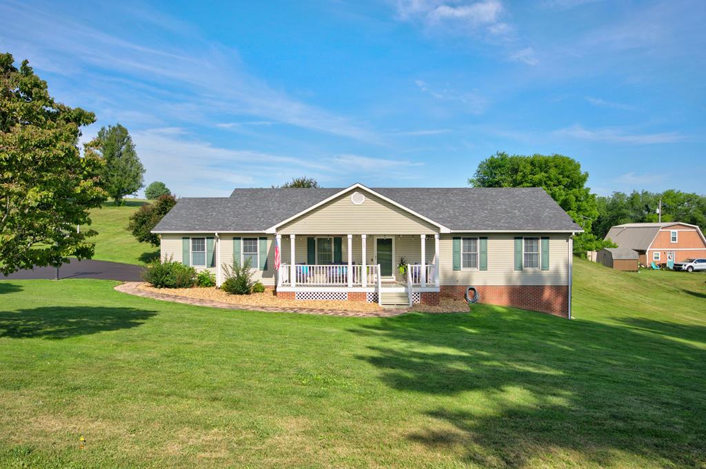 Photo of 117 Pine Ave, Rural Retreat, VA 24368 (MLS # 110740)