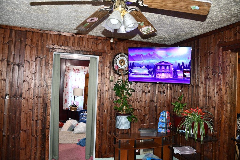 Photo of 126 Brown Bottom Ln, Cedar Bluff, VA 24609 (MLS # 105878)