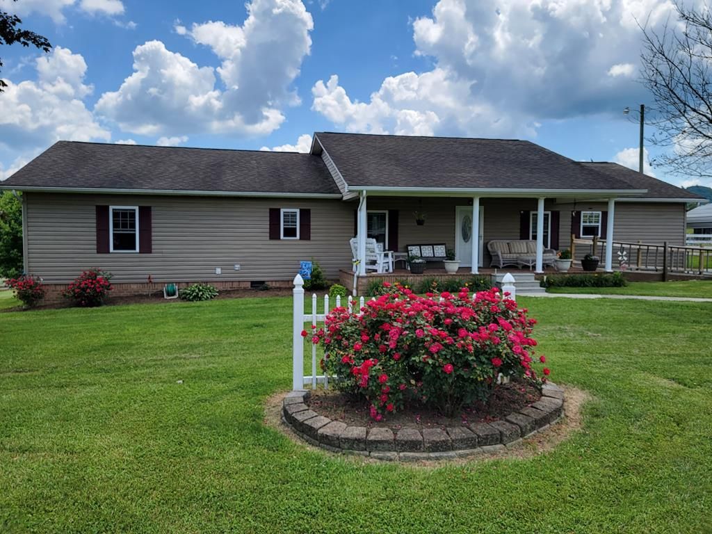 Photo of 583 Providence Rd, Fries, VA 24330 (MLS # 109718)