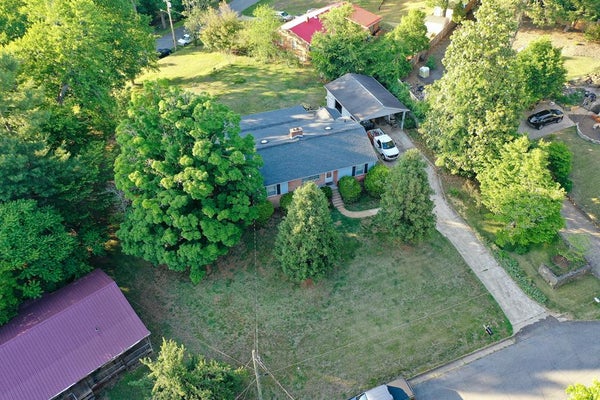 906 CHILDRESS DR, MARTINSVILLE, VA 24112 - Image da46ac2bf4c8691d41dbf04f74fe07b3/2745235263