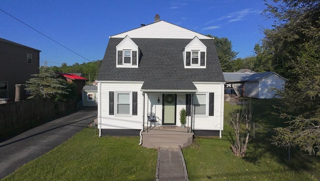 Photo of 316 Groseclose St, Marion, VA 24354 (MLS # 110111)