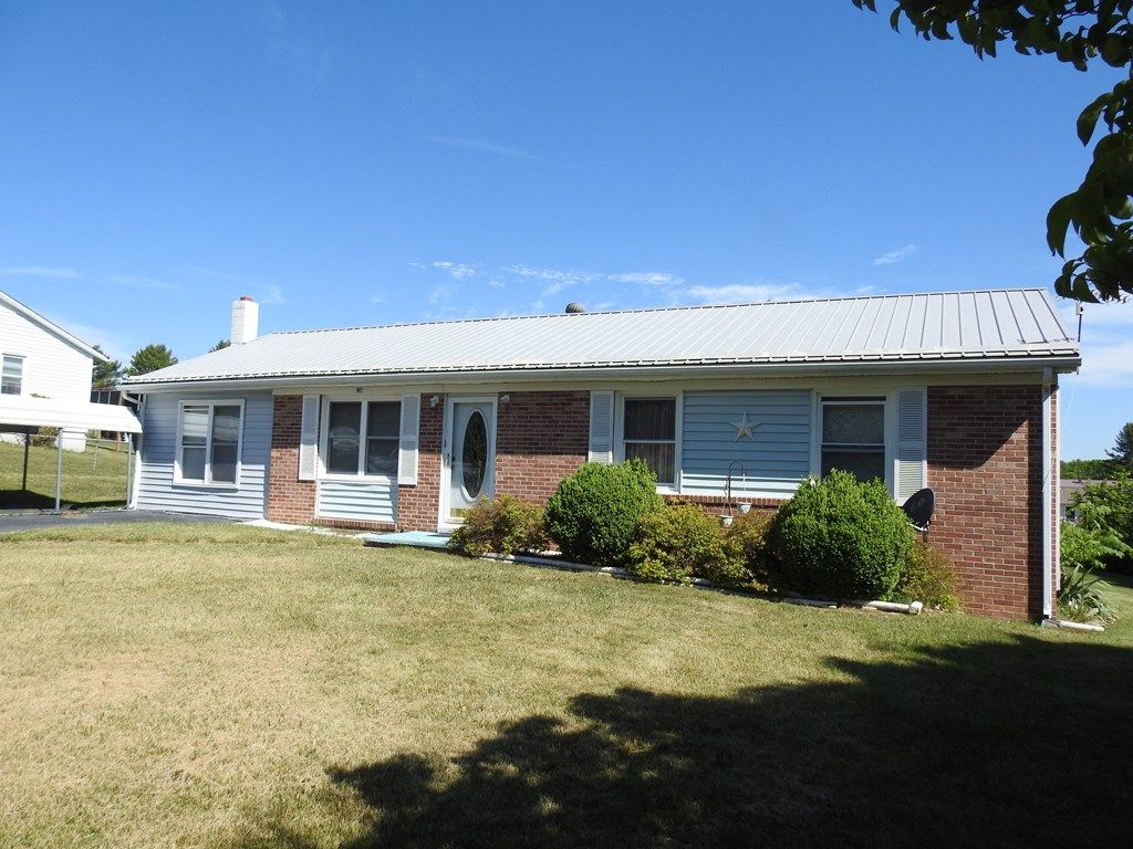 Photo of 330 Timberline Drive, Galax, VA 24333 (MLS # 110190)