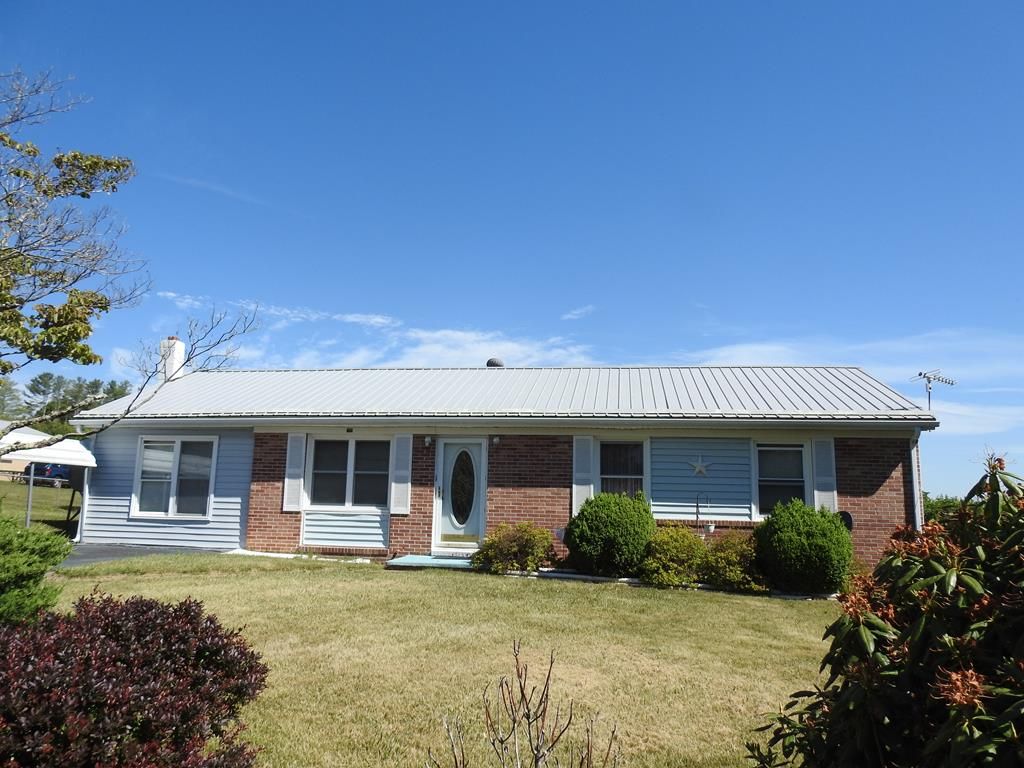 Photo of 330 Timberline Drive, Galax, VA 24333 (MLS # 110190)