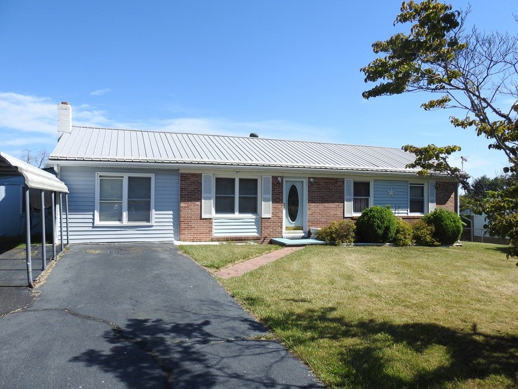 Photo of 330 Timberline Drive, Galax, VA 24333 (MLS # 110190)