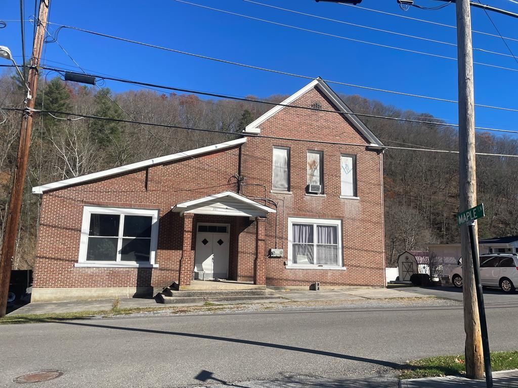 Photo of 201 Old Kentucky Tpke, Cedar Bluff, VA 24609 (MLS # 104205)