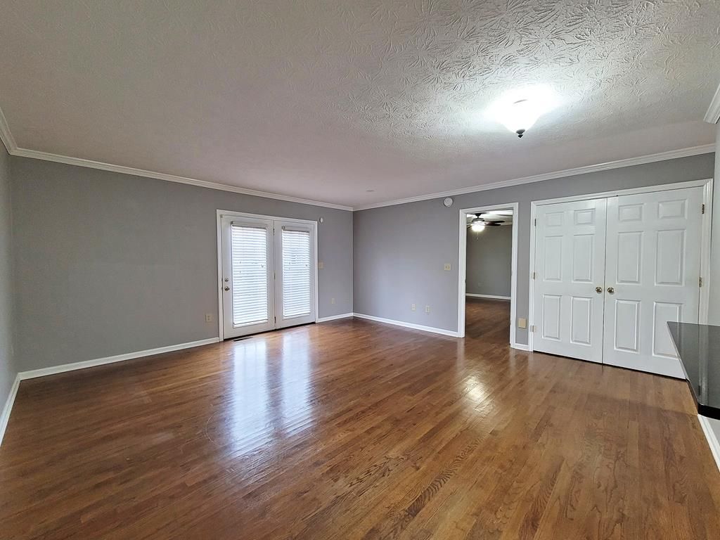 Photo of 817 Barclay Drive, Abingdon, VA 24210 (MLS # 104211)