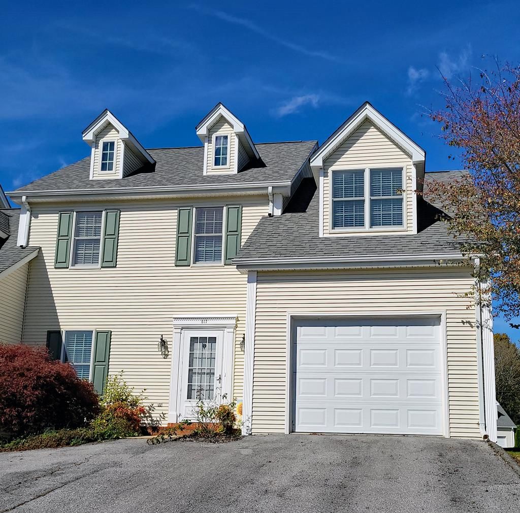 Photo of 817 Barclay Drive, Abingdon, VA 24210 (MLS # 104211)