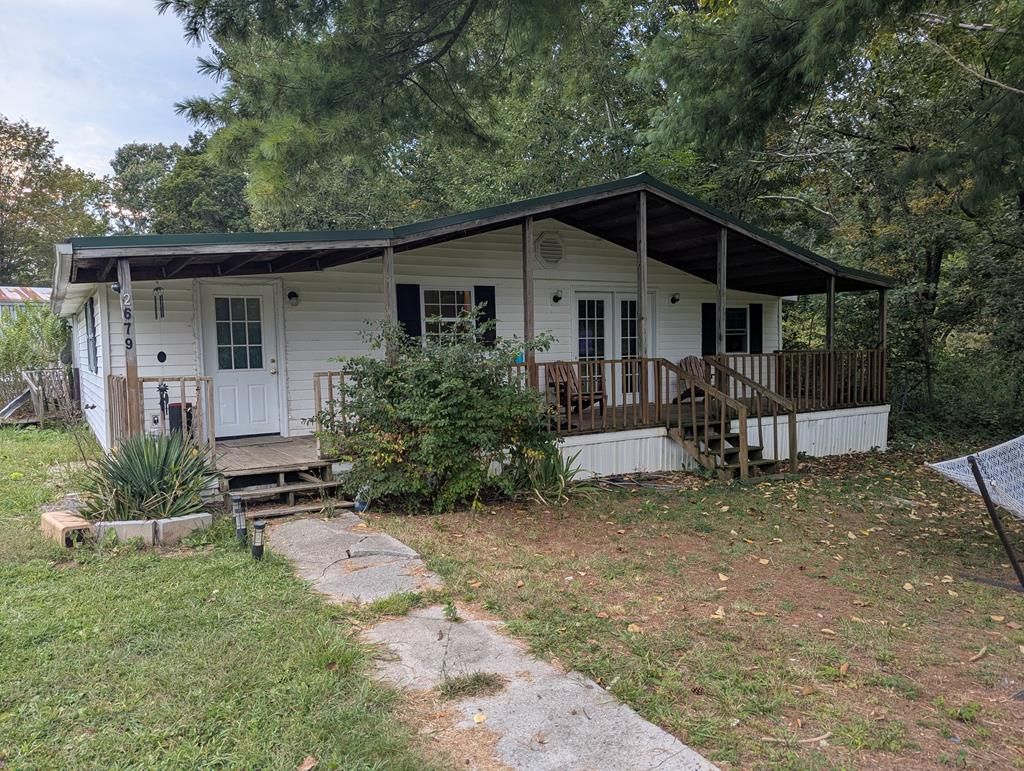 Photo of 2679 Mountain Road, Cedar Bluff, VA 24609 (MLS # 103478)