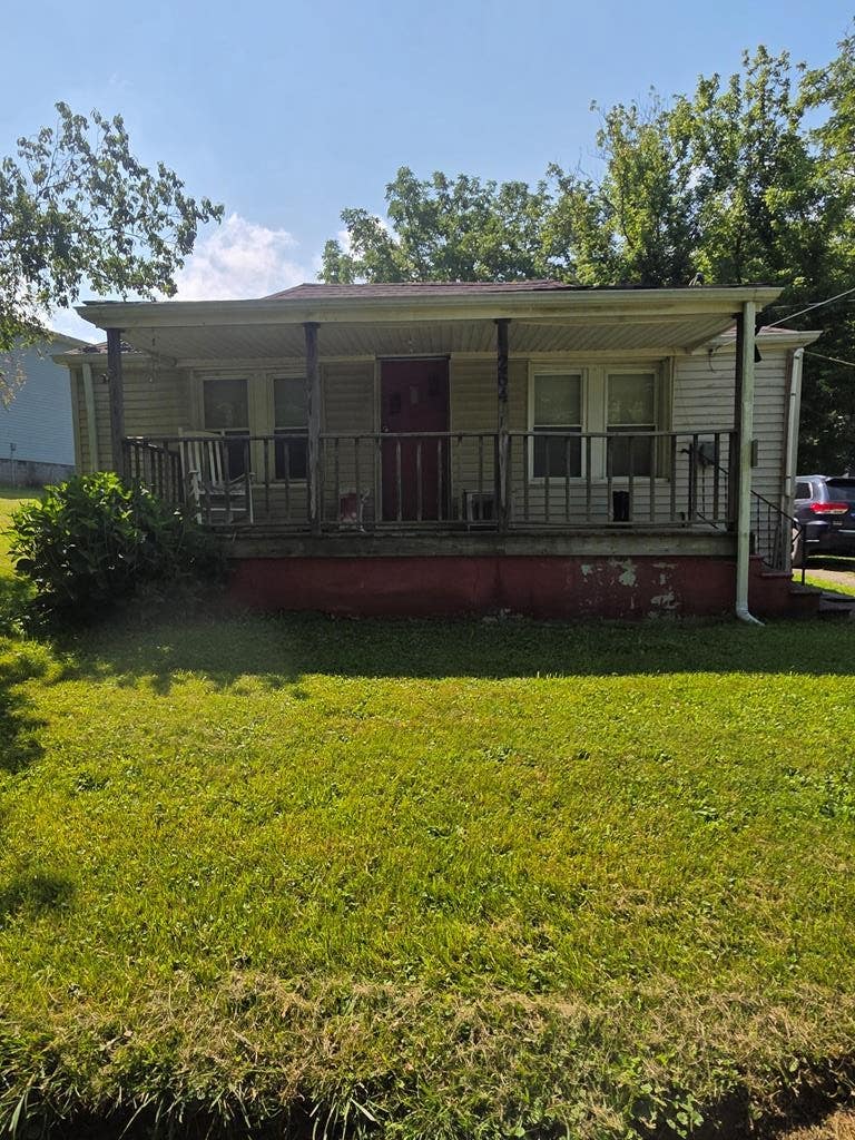 Photo of 264 Jordan Ln, Marion, VA 24354 (MLS # 111116)