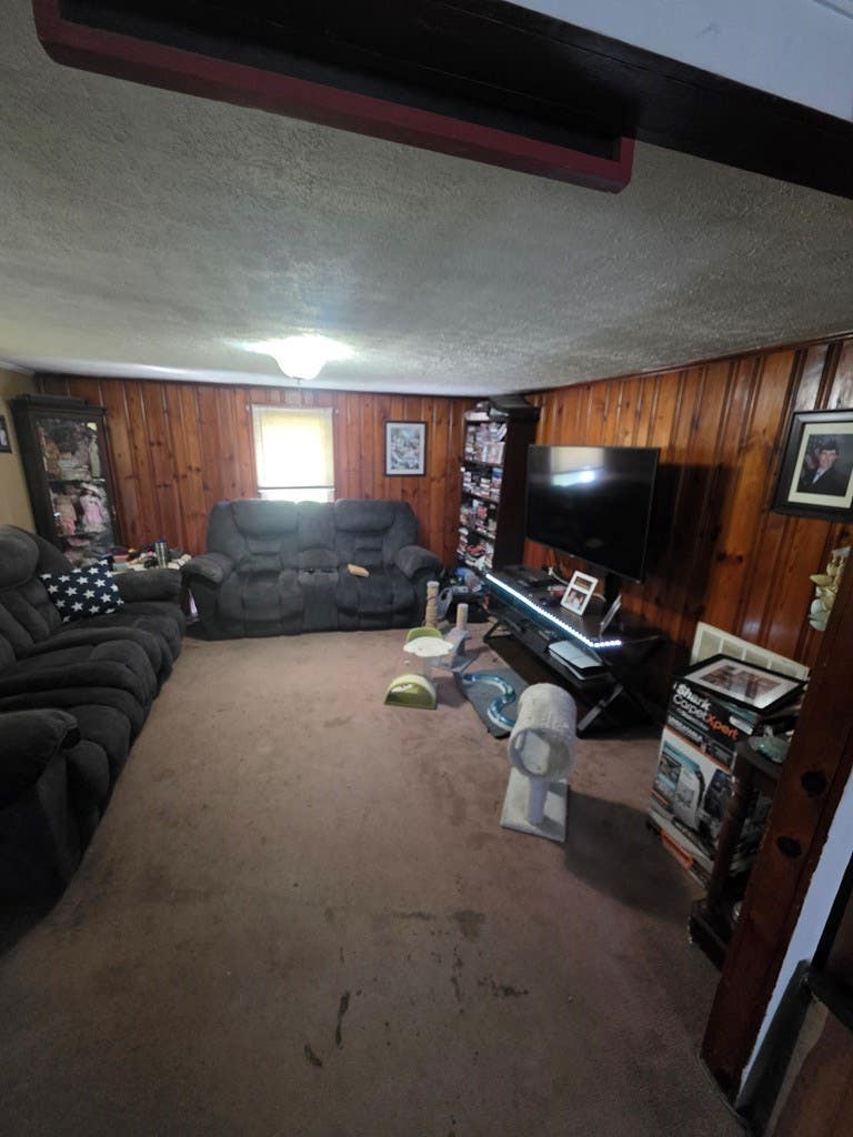 Photo of 264 Jordan Ln, Marion, VA 24354 (MLS # 111116)