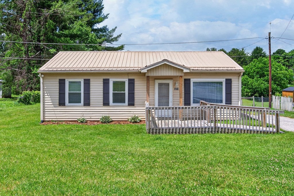 Photo of 321 Training Center Road, Woodlawn, VA 24381 (MLS # 110620)