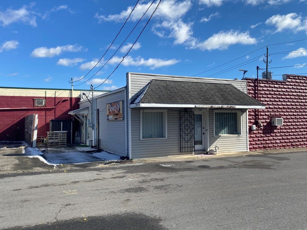 Photo of 109 Depot Ave, Chilhowie, VA 24319 (MLS # 104096)