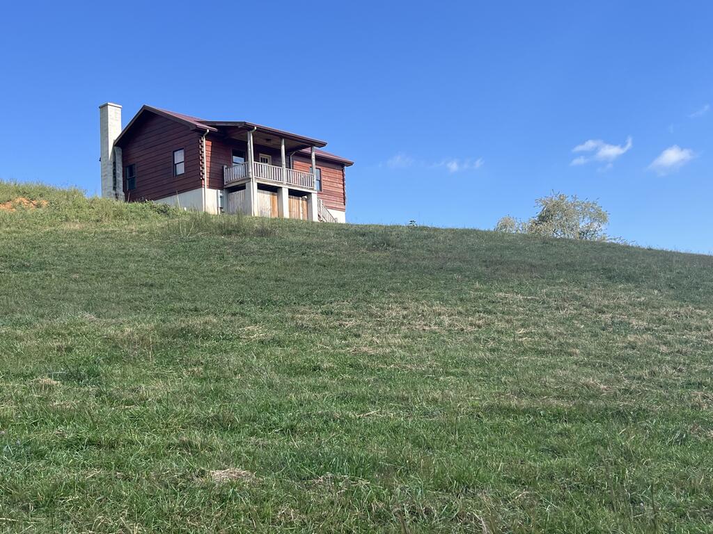Photo of 2809 B. F. Buchanan Highway, Tazewell, VA 24651 (MLS # 111932)