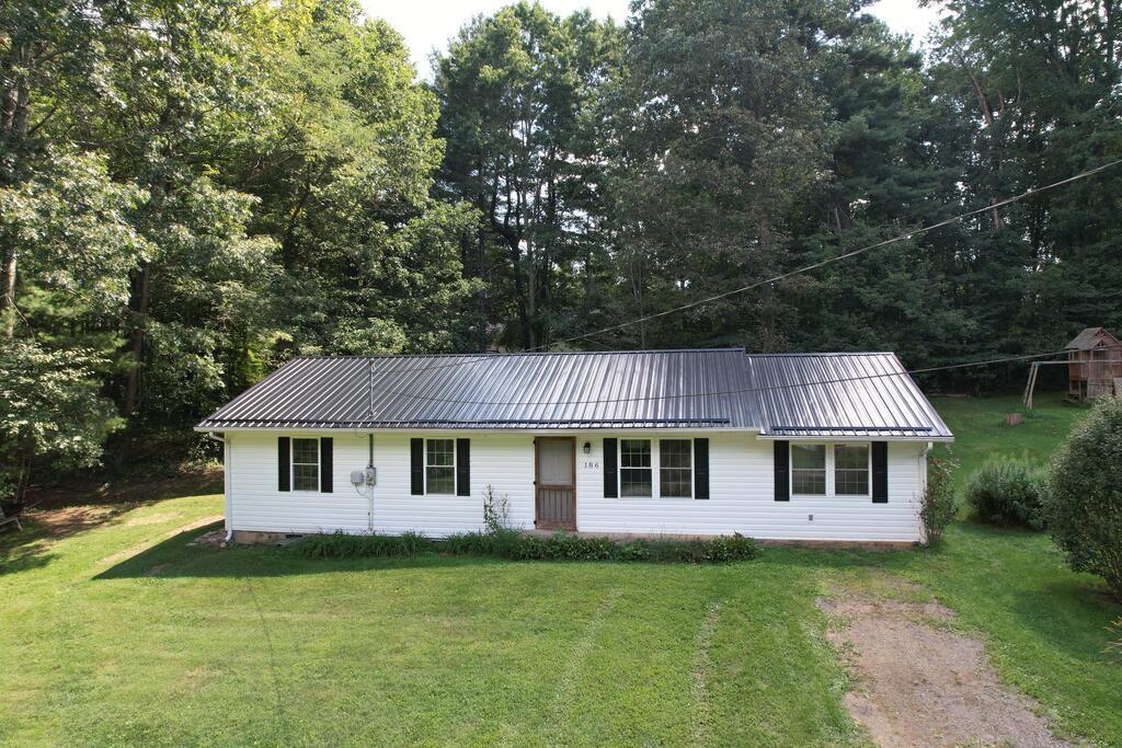 Photo of 186 Cottonwood LN, Hillsville, VA 24343 (MLS # 111734)