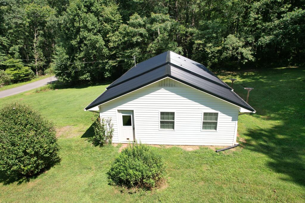 Photo of 186 Cottonwood LN, Hillsville, VA 24343 (MLS # 111734)