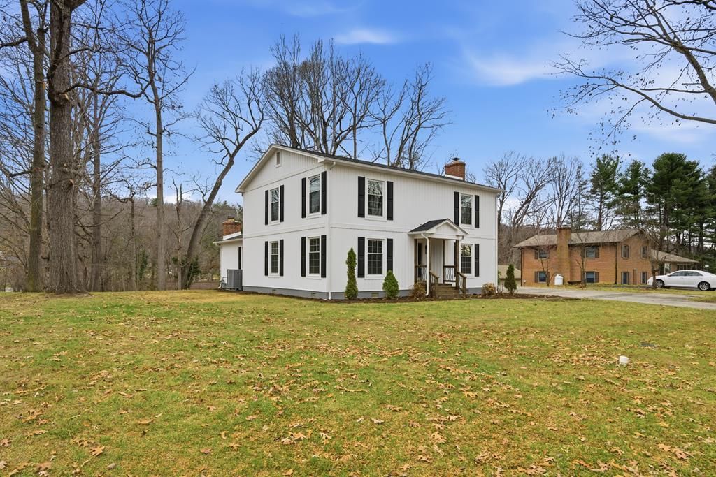 Photo of 100 Sherwood East, Wytheville, VA 24382 (MLS # 104245)