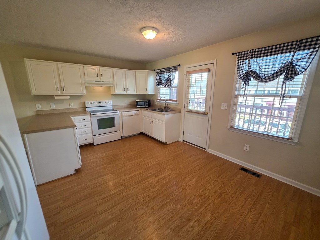 Photo of 580 580 Beaverview Drive, Bristol, VA 24201 (MLS # 111174)