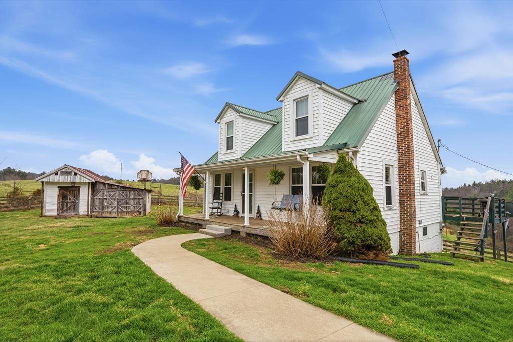 Photo of 2296 Little Vine Rd, Hillsville, VA 24343 (MLS # 109394)