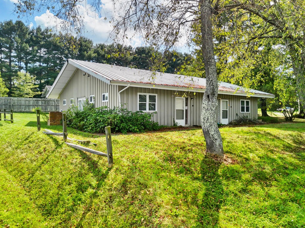 Photo of 205207 Nat Back Rd, Wytheville, VA 24382 (MLS # 111862)