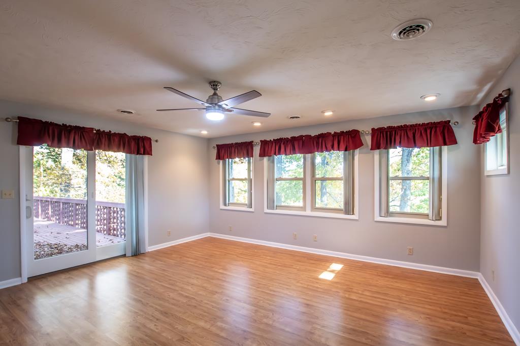 Marion, Virginia 24354, United States, 3 Bedrooms Bedrooms, ,3 BathroomsBathrooms,Residential,Active,69650