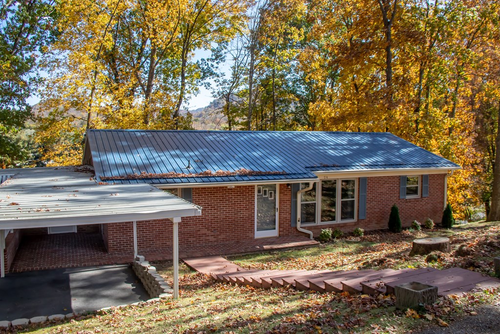 Marion, Virginia 24354, United States, 3 Bedrooms Bedrooms, ,3 BathroomsBathrooms,Residential,Active,69650