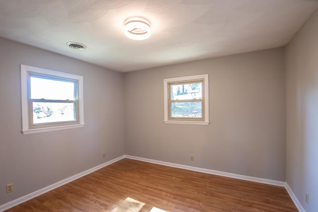 Marion, Virginia 24354, United States, 3 Bedrooms Bedrooms, ,3 BathroomsBathrooms,Residential,Active,69650